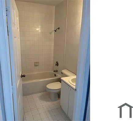 2650 SE 16th Ter #100 — Photo 10