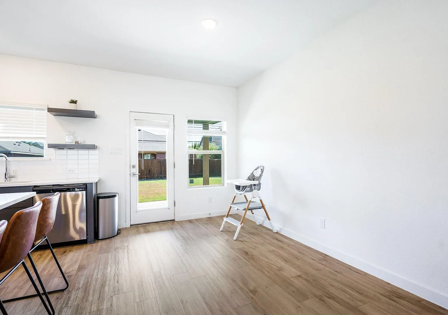 Beautiful 2 story home in Seagoville — Photo 3