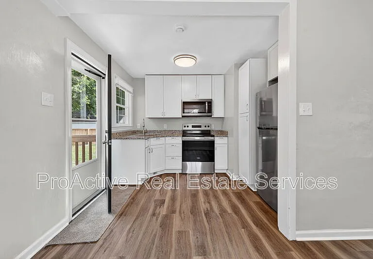 816 Martin Ave — Photo 8