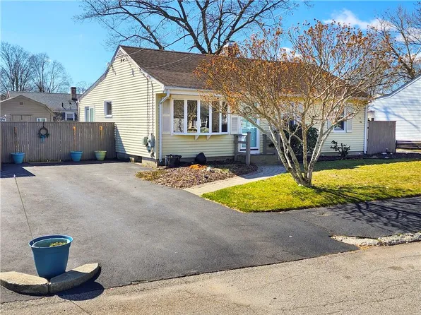 14 Don Ct, Pawtucket, RI 02861