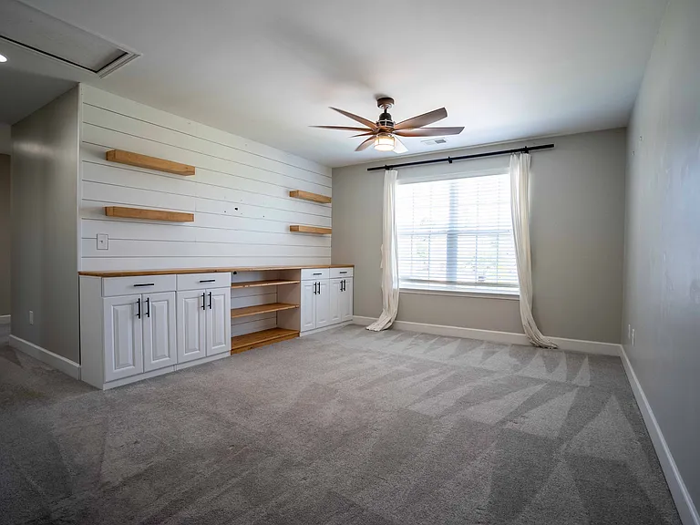 221 Berwick Dr — Photo 13