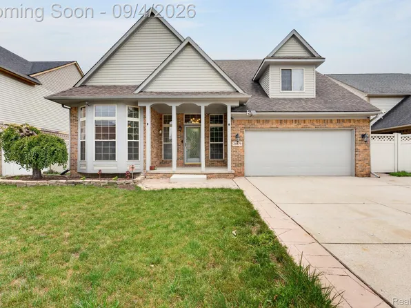 24879 Emily Dr, Brownstown, MI 48183