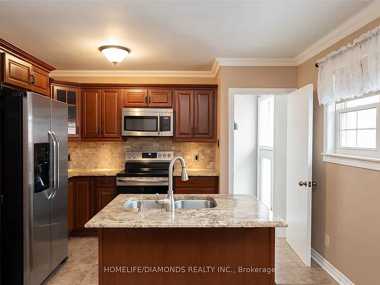 87 Raylawn Cres #UPPER — Photo 6