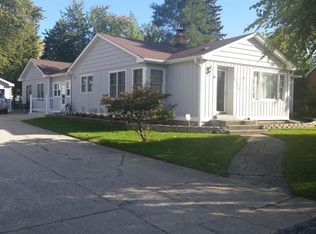 3776 Grandview Ave, Gurnee, IL 60031