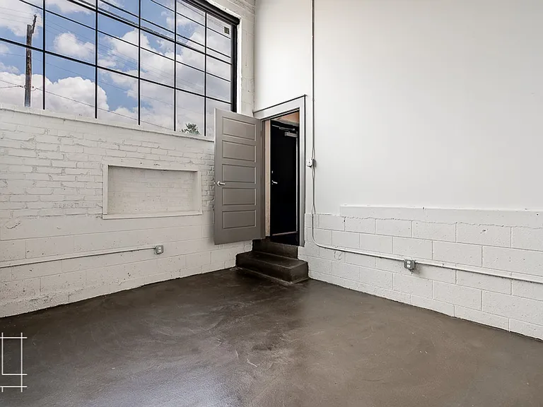 Wonder Bread Lofts — Photo 41