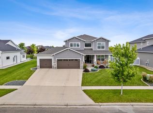 3616 Houkom Dr E, West Fargo, ND