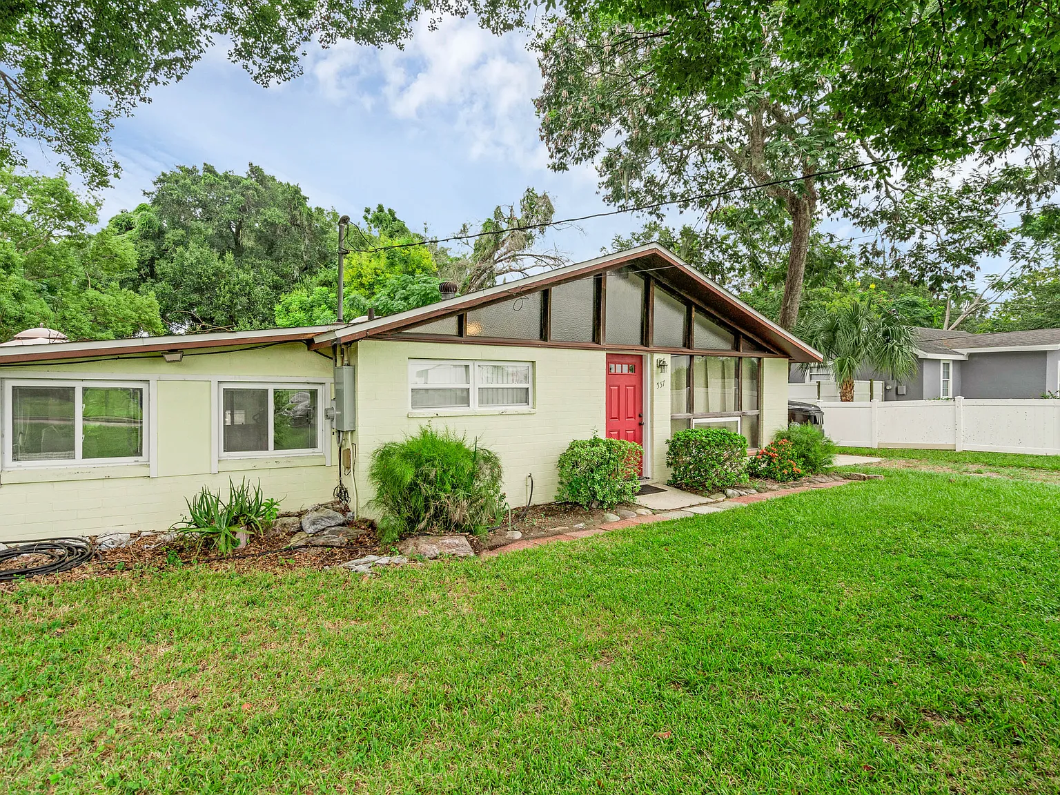 2 bed, 1182 sqft, $1,900 — Photo 3