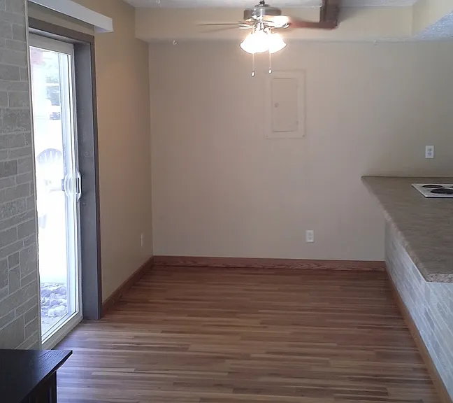 3017-3037 Viking Dr — Photo 4