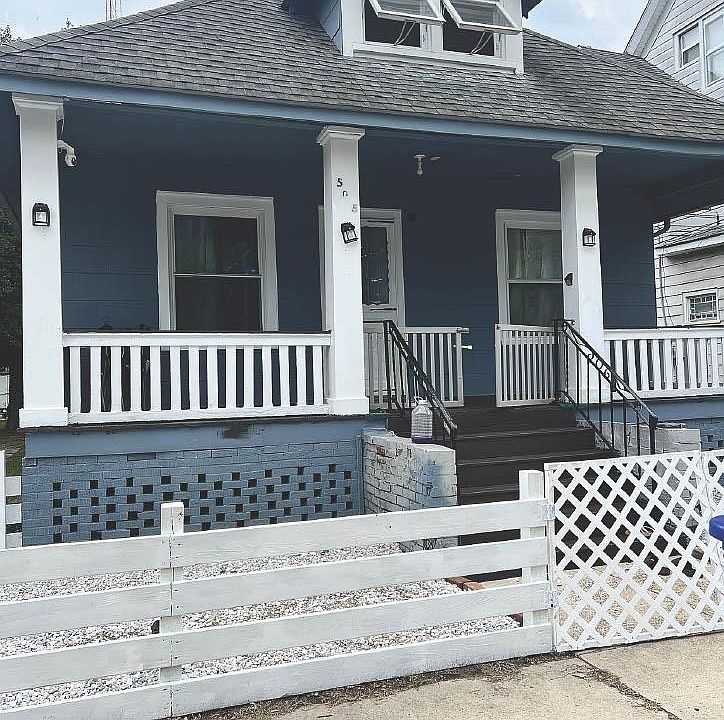 1st image of 505 E Oak St