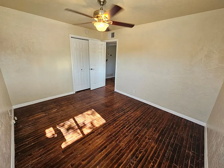 1509 Cuba Ave — Photo 18