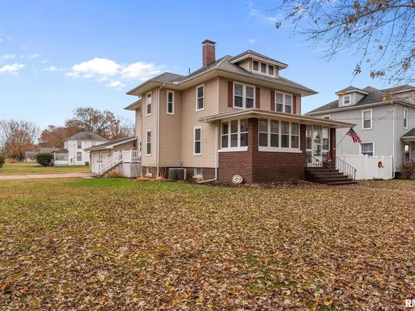 308 NE 3rd Ave, Aledo, IL 61231
