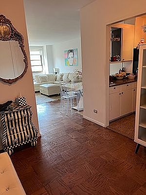 4th image of 200 E 72nd St APT 14K