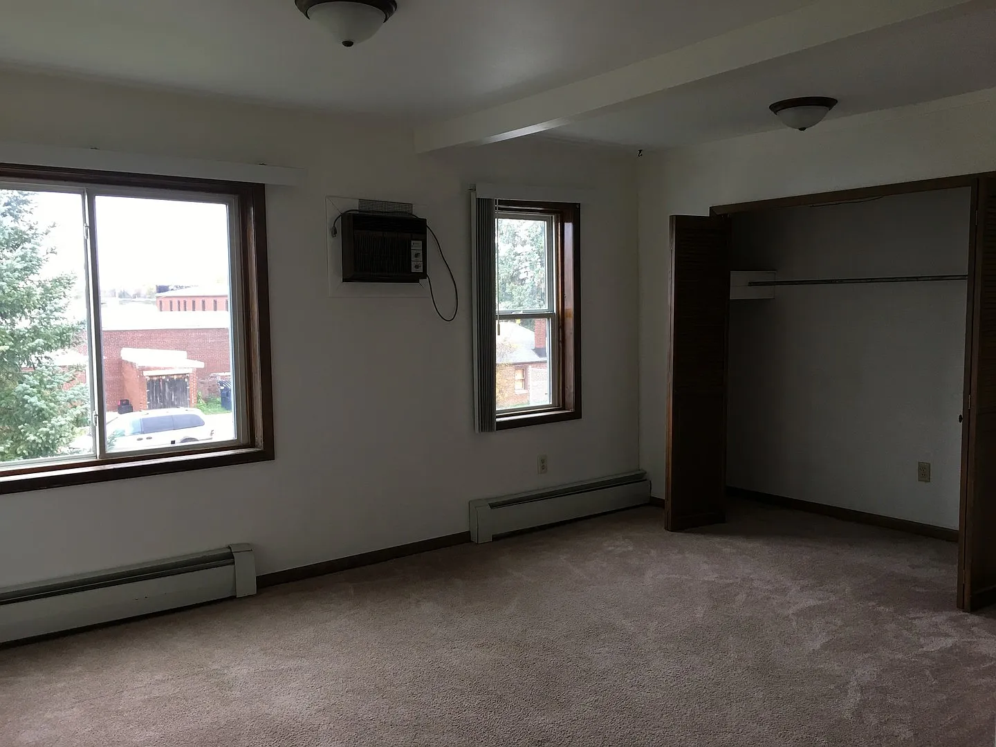 516 S Webb Street — Photo 4