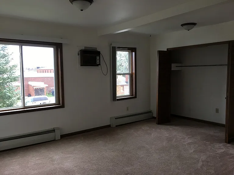516 S Webb St — Photo 4