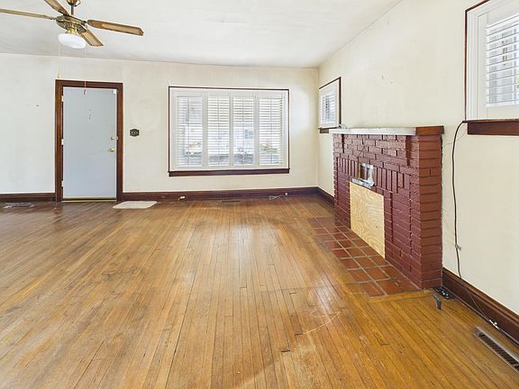 5th image of 332 Bernard St