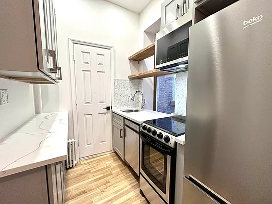 Rented by J PRESTON AND ASSOCIATES INC | media 12