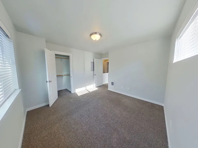 95 N Polk St — Photo 28