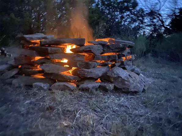 220 Private Road 16025, Jonesboro, TX 76538