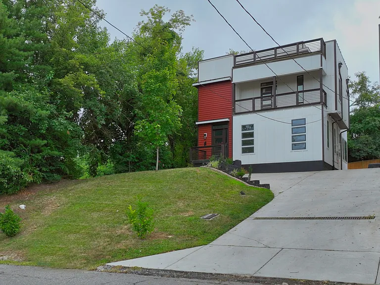 407B Moore Ave — Photo 28