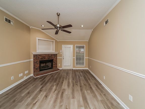 3rd image of 5689 Riverhead Ave