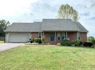 3602 N Riveroaks Dr, Cookeville, TN 38506
