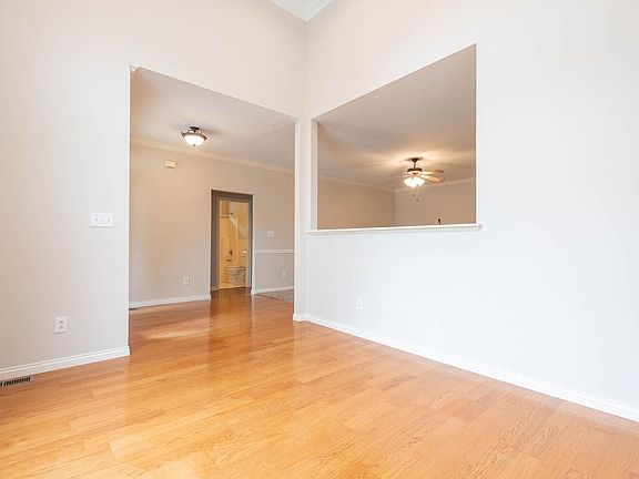 5th image of 934 S Coriander Ct