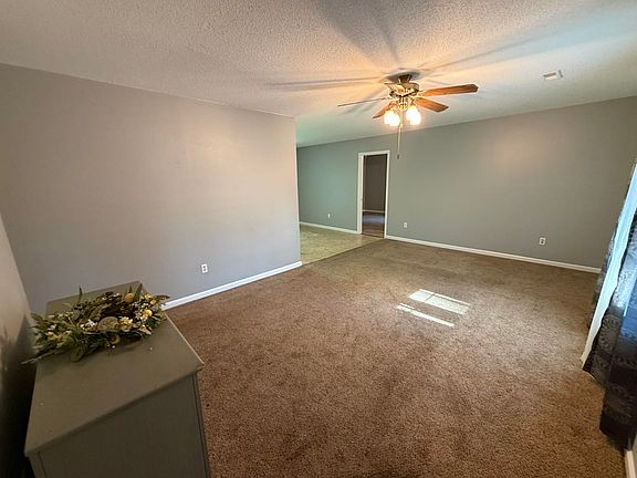 5th image of 5718 Dogwood Circle