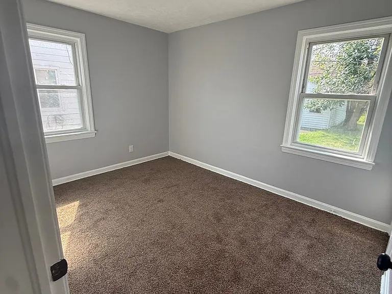 21230 Tracy Ave — Photo 6