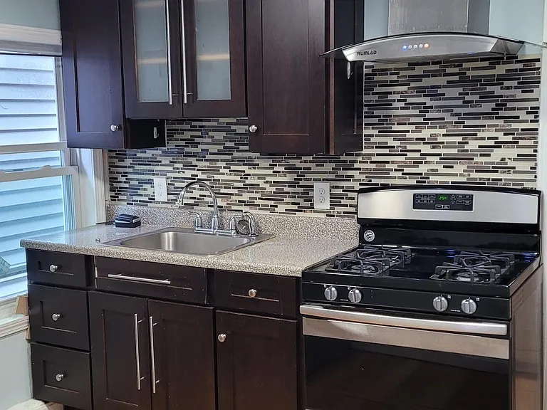 241 Appleton St #4 — Photo 1