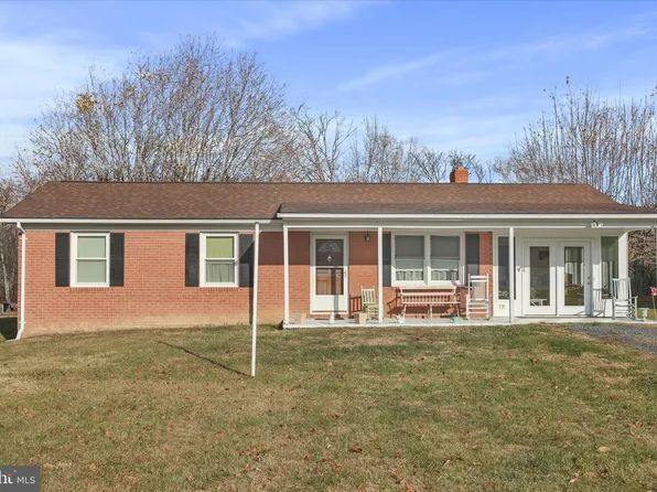 378 Saumsville Rd, Woodstock, VA 22664