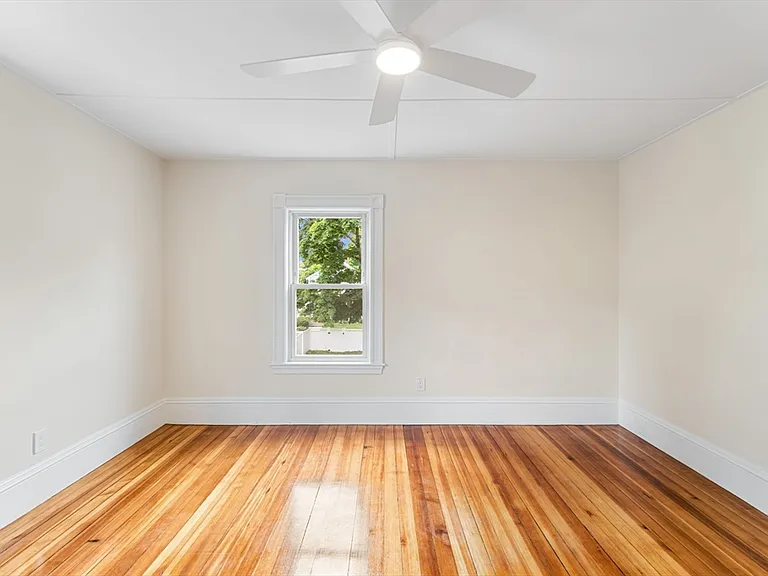 29 Sylvan St #2 — Photo 8