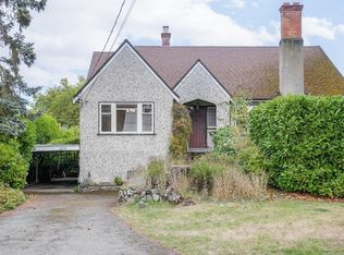 655 Linkleas Ave, Oak Bay, BC V8S 5C2