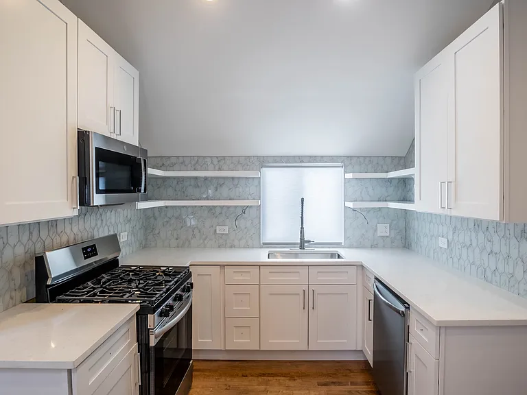 1063 N Wood St #PENTHOUSE — Photo 12