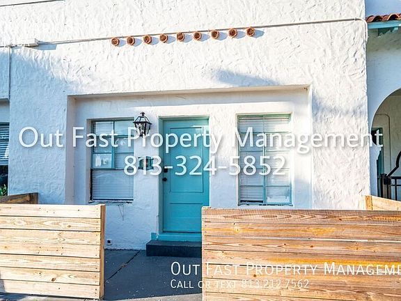 3rd image of 1700 Park St N Room 106