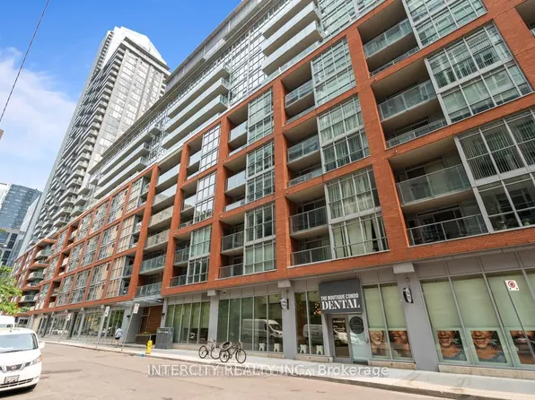 21 Nelson St #Lph32, Toronto, ON M5V 3H9