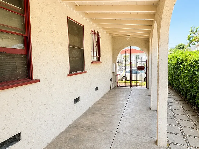 228 W Riggin St #228 — Photo 3