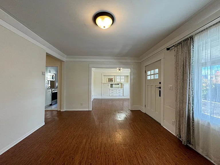 1183 N Normandie Ave — Photo 15