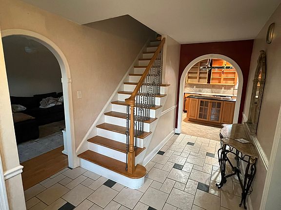 4th image of 5 Gelley Ct