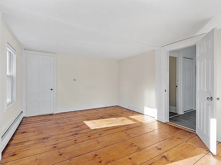8 Main St #2-R — Photo 12