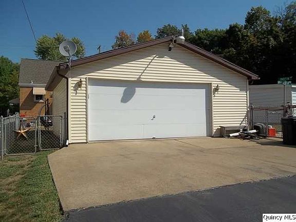 Home for Sale in Quincy, IL $93,000