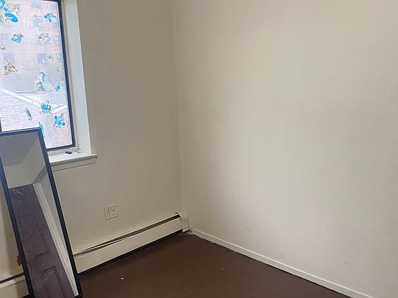 5th image of 3016 Barker Ave #3B