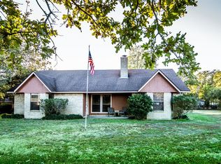 4 Spriggs Rd, Huntsville, TX 77320