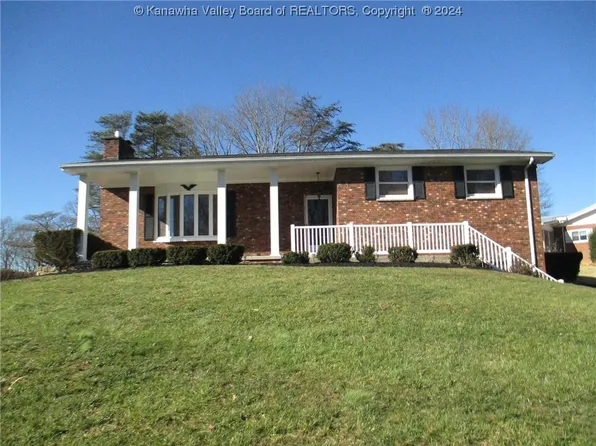 330 Skyline Dr, Charleston, WV 25302