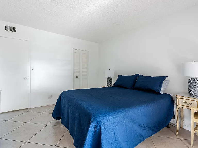2615 Garden Dr N #307 — Photo 15
