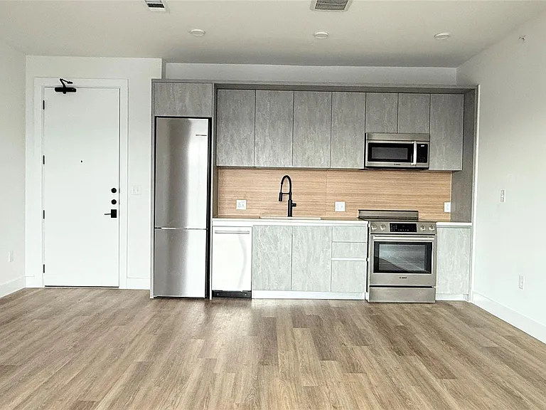 4315 S Congress Ave #515 — Photo 14