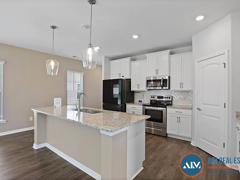 85 Conifer St — Photo 10