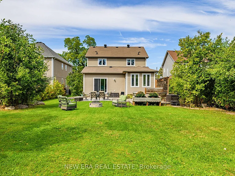 1031 Lake Dr N #UPPER — Photo 34