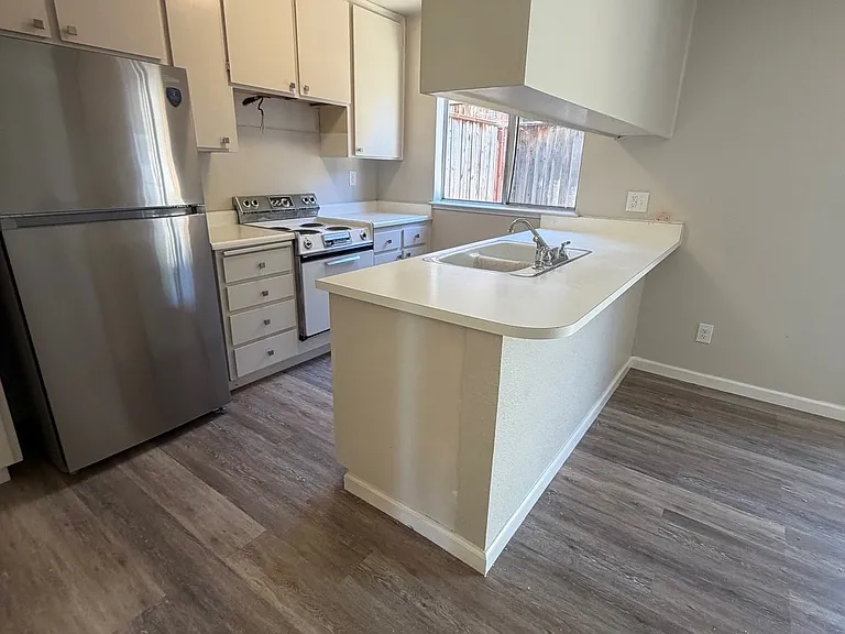149 Patricia Ln — Photo 7