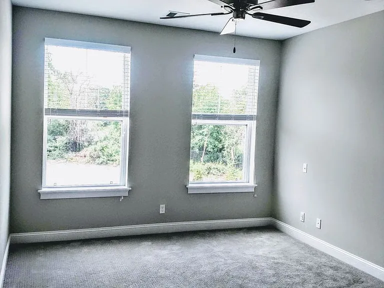 Essex Station Apartments — Photo 7