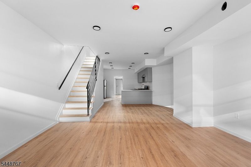 1st image of 43 Cortland St